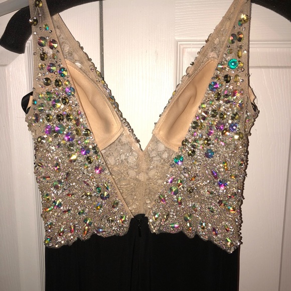 Black and beaded prom dress - Picture 4 of 6